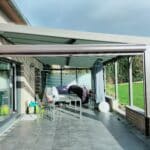 Fermeture de terrasse Ziptrak® transparente et résistante à des vents de 100km/h chez un particulier