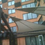 Meltem voile d'ombrage sur terrasse d'une maison medicale