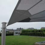 Voile triangulaires pour terrasse d'une maison