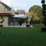 Installation d'une voile d'ombrage Pampero sur la terrasse d'un particulier
