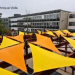 Pergola avec voiles très colorées