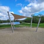 Voile à 4 côtes type Ph dans un parc