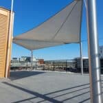 Voiles de la gamme pampéro sur un rooftop